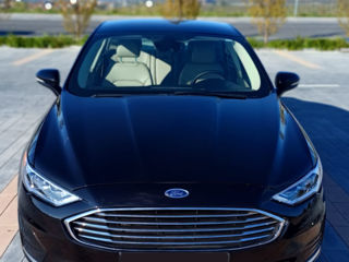 Ford Fusion foto 2