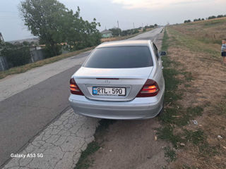 Mercedes C-Class foto 3