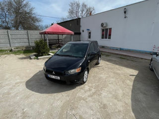 Mitsubishi Colt foto 2