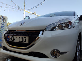 Peugeot 208 foto 9