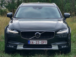 Volvo V90 Cross Country foto 1