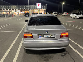 BMW 5 Series foto 3