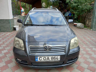 Toyota Avensis foto 1