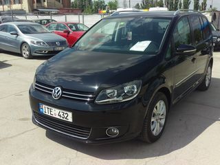 Volkswagen Touran foto 1