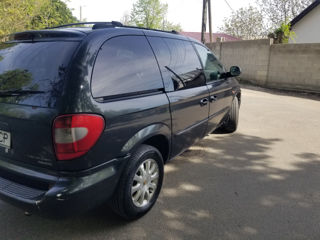 Chrysler Voyager foto 2