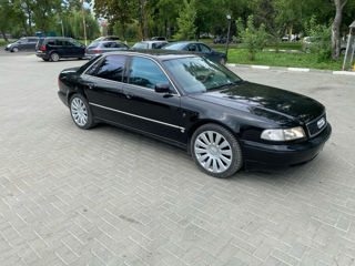 Audi A8 foto 8