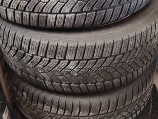 Pirelli  de vînzare 225/50/r17 runflat foto 3