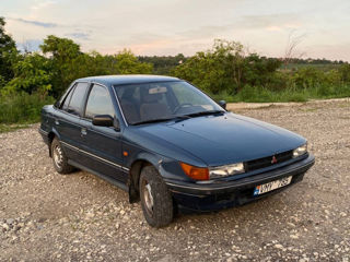 Mitsubishi Lancer foto 4