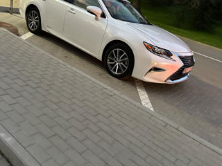 Lexus ES Series