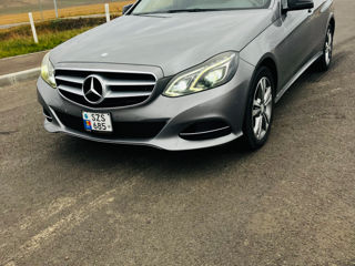 Mercedes E-Class foto 1