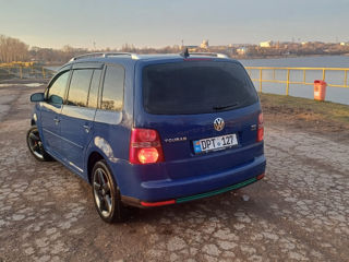 Volkswagen Touran foto 3