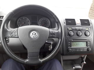 Volkswagen Touran foto 4