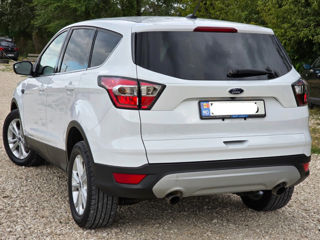 Ford Escape foto 2