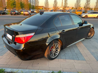 BMW 5 Series foto 3