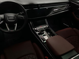 Audi RS Q8 foto 6