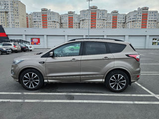 Ford Kuga foto 2