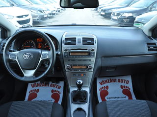 Toyota Avensis foto 7