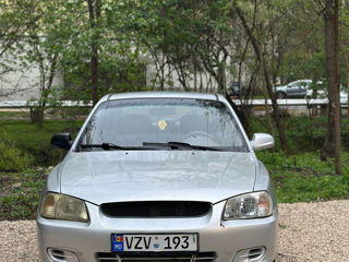 Hyundai Accent foto 2