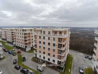Apartament cu 4 camere, 122 m², Buiucani, Chișinău foto 2