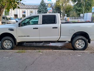 Nissan Titan foto 4