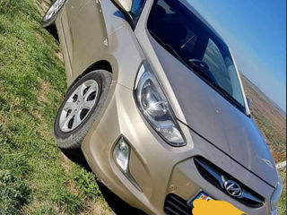 Hyundai Accent foto 4