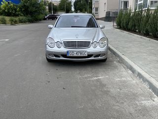 Mercedes E Class foto 3