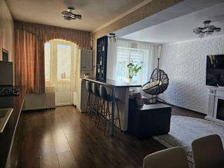 Apartament cu 3 camere, 80 m², Centru, Bălți