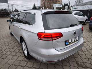 Volkswagen Passat foto 3