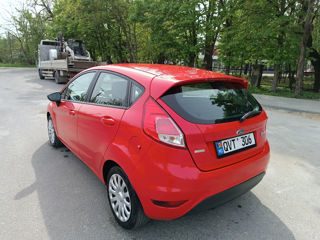 Ford Fiesta foto 3