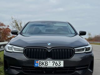 BMW 5 Series foto 2