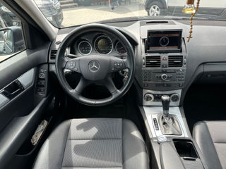 Mercedes C-Class foto 11