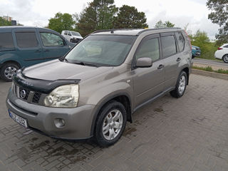 Nissan X-Trail foto 2