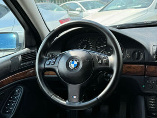 BMW 5 Series foto 10