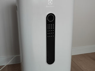 Dezumidificator de aer Electrolux EDM-25L