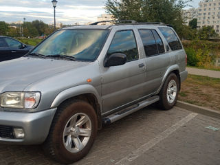 Nissan Pathfinder foto 6