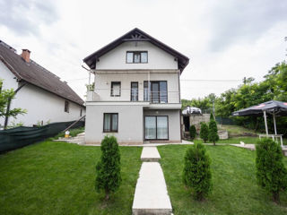 Se vinde casa în Budești 140m2 4 dormitoare 6 ari lingă padure foto 2