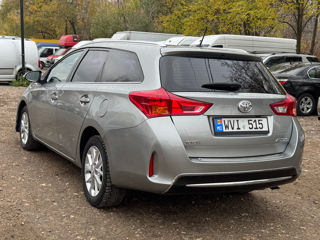 Toyota Auris foto 4