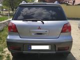 Mitsubishi Outlander foto 2