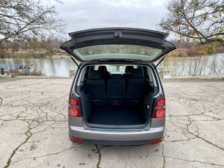 Volkswagen Touran foto 10