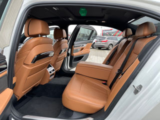 BMW 7 Series foto 15