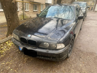 BMW 5 Series foto 3