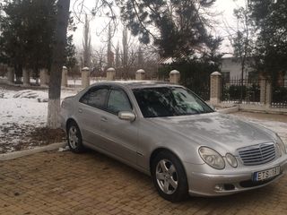 Mercedes E Class foto 1