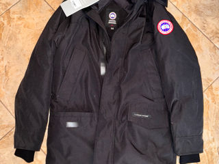 Canada Goose Пуховик