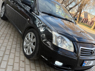 Toyota Avensis foto 3