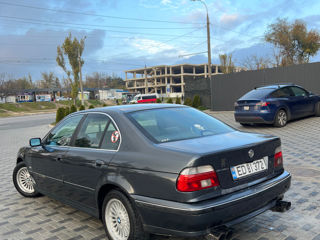 BMW 5 Series foto 3