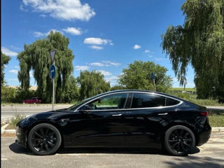Tesla Model 3 foto 4