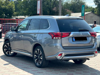 Mitsubishi Outlander foto 3