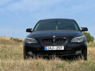 BMW 5 Series foto 2