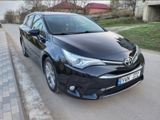 Toyota Avensis foto 2