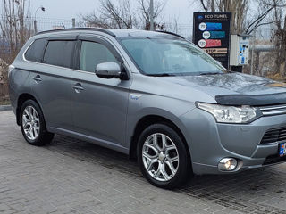 Mitsubishi Outlander foto 3